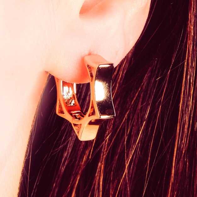 Fragrance Composition: Notes, Accord, and Theme