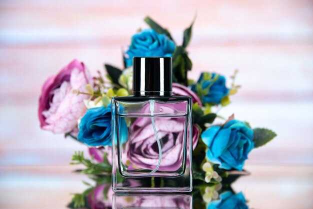 Fragrance profile: notes, sillage, and lasting power